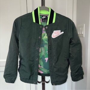 Nike Boys Sportswear Hoopfly Dark Green Bomber Jacket Snaps Youth Size Small